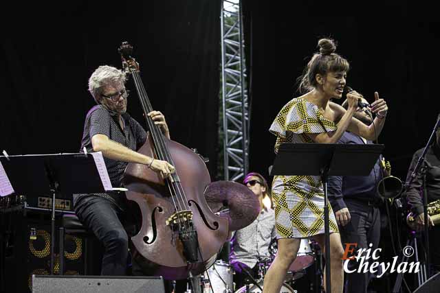 Kyle Eastwood, Festival Django Reinhardt, Prairie du Bois d'Hyver, Parc du Château (Fontainebleau), 1 juillet 2021, © Eric Cheylan / https://lovinglive.fr