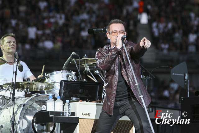 U2, Le Stade de France (Paris), 11 juillet 2009, © Eric Cheylan / https://lovinglive.fr