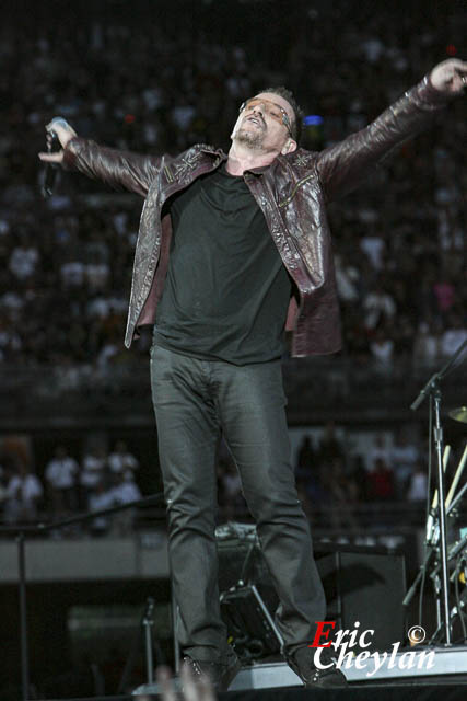 U2, Le Stade de France (Paris), 11 juillet 2009, © Eric Cheylan / https://lovinglive.fr