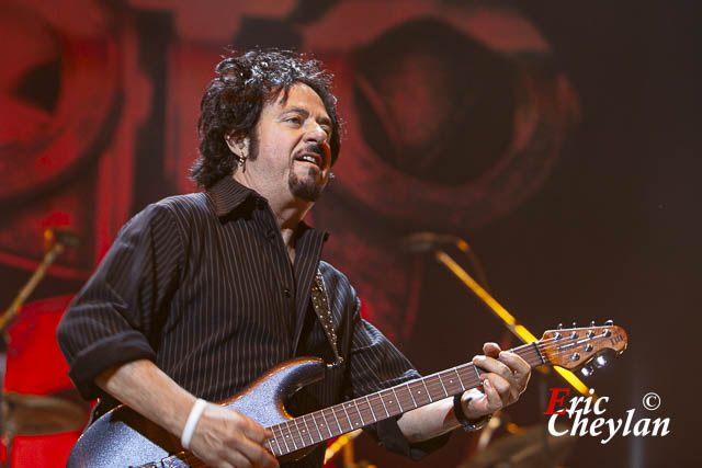 Toto, Le Zénith (Paris), 13 juin 2012, © Eric Cheylan / https://lovinglive.fr