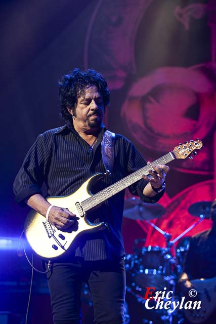 Toto, Le Zénith (Paris), 13 juin 2012, © Eric Cheylan / https://lovinglive.fr