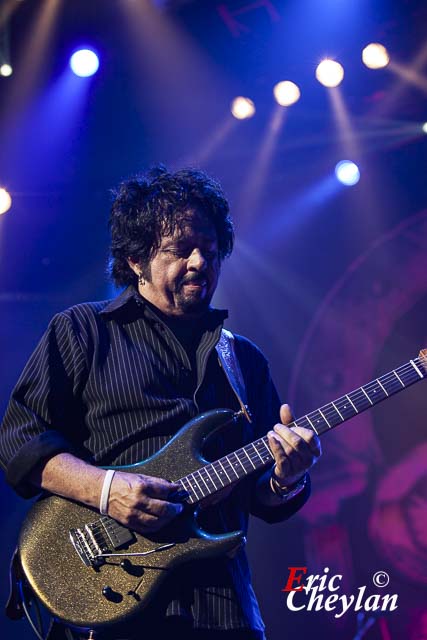 Toto, Le Zénith (Paris), 13 juin 2012, © Eric Cheylan / https://lovinglive.fr