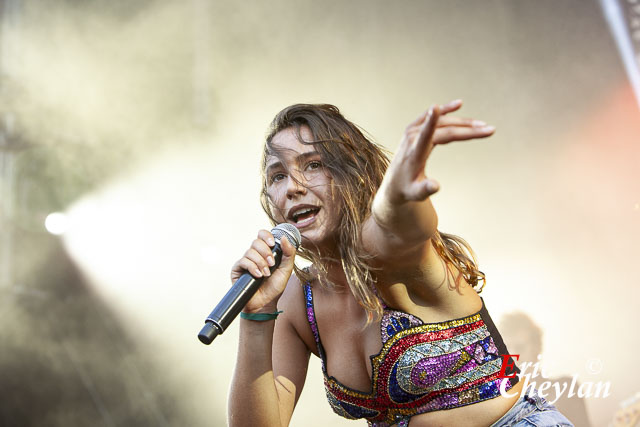 Izia, FNAC Live (Paris), 18 juillet 2015, © Eric Cheylan / https://lovinglive.fr