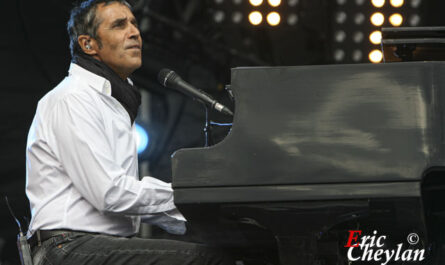 Julien Clerc, La Fête de l'Humanité (Paris), 13 septembre 2009, © Eric Cheylan / https://lovinglive.fr