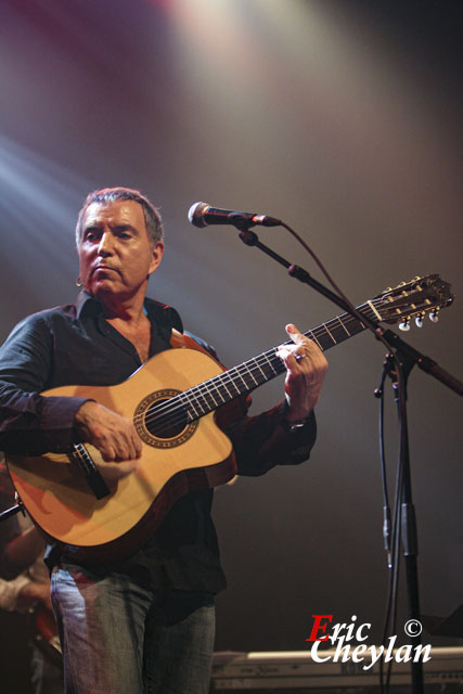 Bernard Lavilliers, Téléthon, Le Bataclan (Paris), 6 décembre 2009, © Eric Cheylan / https://lovinglive.fr