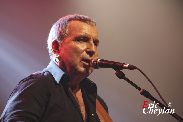 Bernard Lavilliers, Téléthon, Le Bataclan (Paris), 6 décembre 2009, © Eric Cheylan / https://lovinglive.fr