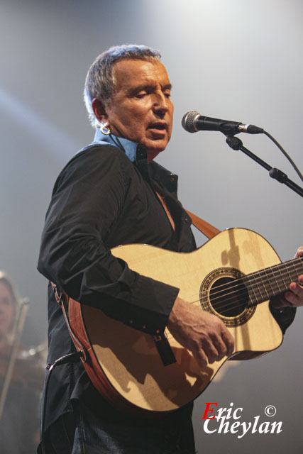 Bernard Lavilliers, Téléthon, Le Bataclan (Paris), 6 décembre 2009, © Eric Cheylan / https://lovinglive.fr