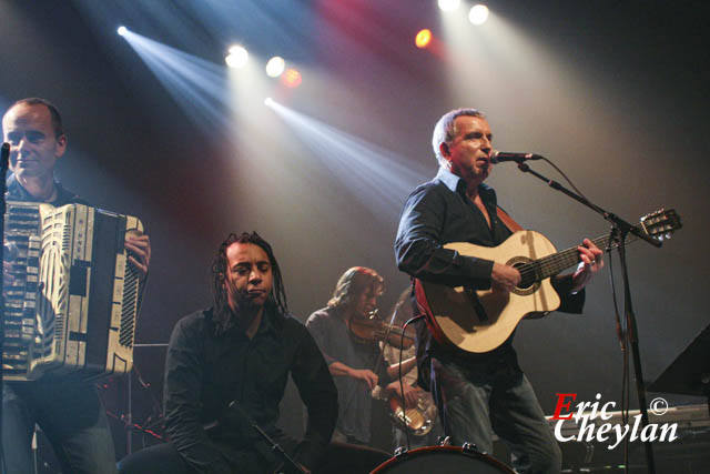 Bernard Lavilliers, Téléthon, Le Bataclan (Paris), 6 décembre 2009, © Eric Cheylan / https://lovinglive.fr