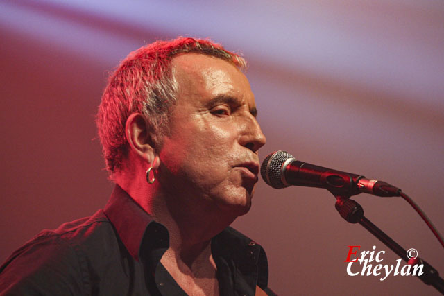 Bernard Lavilliers, Téléthon, Le Bataclan (Paris), 6 décembre 2009, © Eric Cheylan / https://lovinglive.fr