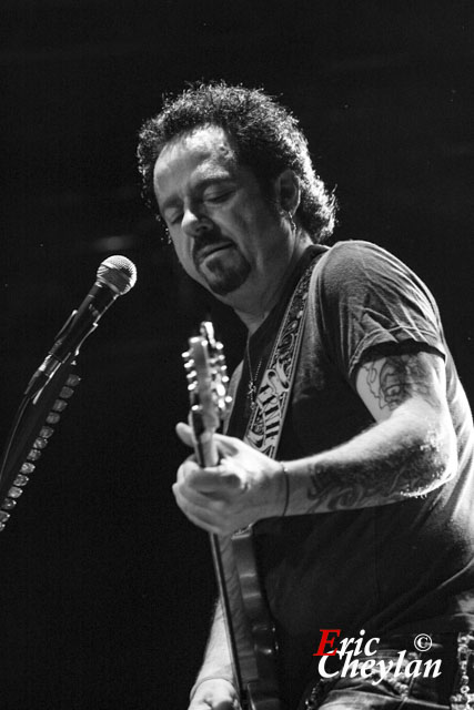 Steve Lukather, Elysée Montmartre (Paris), 13 novembre 2010, © Eric Cheylan / https://lovinglive.fr