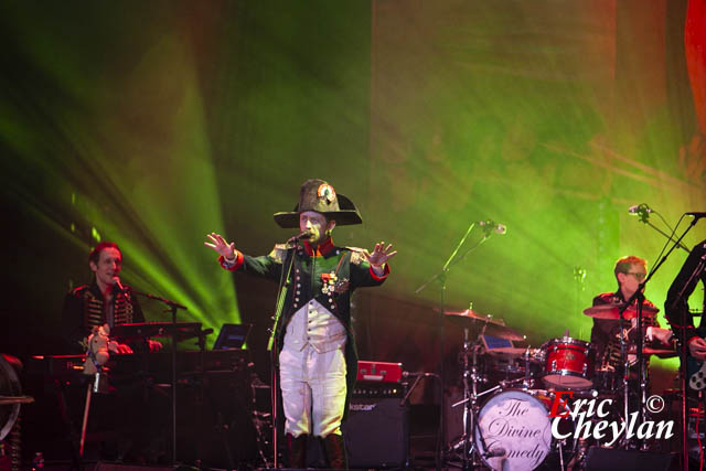 The Divine Comedy, Les Folies Bergère (Paris), 10 janvier 2009, © Eric Cheylan / https://lovinglive.fr