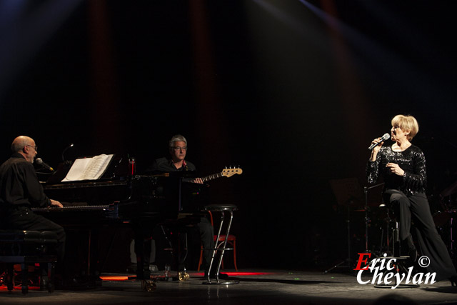 Nicole Croisille, l'Alhambra (Paris), 22 janvier 2012, © Eric Cheylan / https://lovinglive.fr