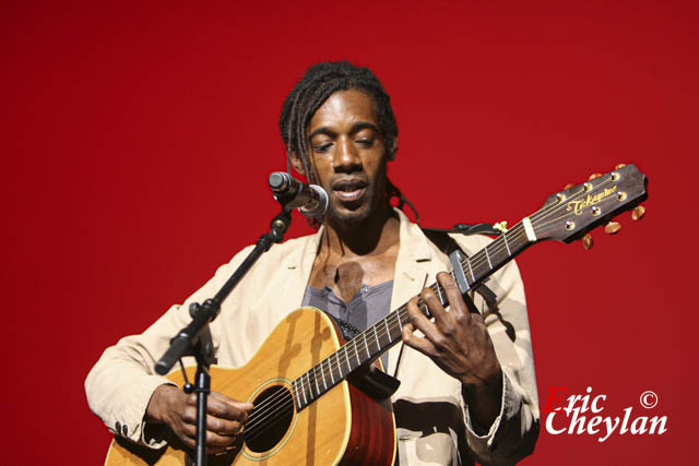 Julien Voulzy, Concert Haïti Debout, Palais des Congrès (Paris), 21 mai 2011, © Eric Cheylan / https://lovinglive.fr