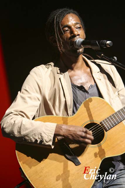 Julien Voulzy, Concert Haïti Debout, Palais des Congrès (Paris), 21 mai 2011, © Eric Cheylan / https://lovinglive.fr