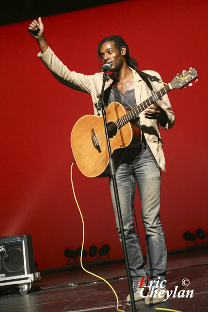 Julien Voulzy, Concert Haïti Debout, Palais des Congrès (Paris), 21 mai 2011, © Eric Cheylan / https://lovinglive.fr