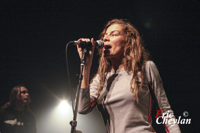 Elli Medeiros, Les femmes s'en mêlent, le Café de la Danse (Paris), 21 avril 2006, © Eric Cheylan / https://lovinglive.fr