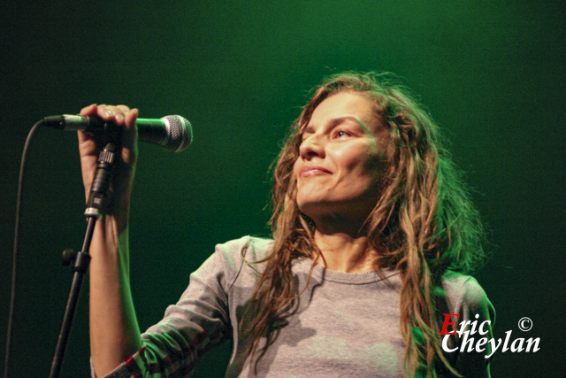 Elli Medeiros, Les femmes s'en mêlent, le Café de la Danse (Paris), 21 avril 2006, © Eric Cheylan / https://lovinglive.fr