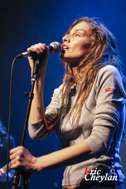 Elli Medeiros, Les femmes s'en mêlent, le Café de la Danse (Paris), 21 avril 2006, © Eric Cheylan / https://lovinglive.fr