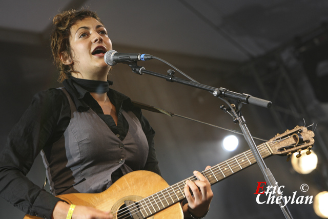 Mell, FNAC Indétendances (Paris), 8 aout 2009, © Eric Cheylan / https://lovinglive.fr
