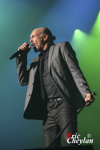 Ahmed Mouici, Soirée Otis et James, Olympia (Paris), 17 janvier 2011, © Eric Cheylan / https://lovinglive.fr