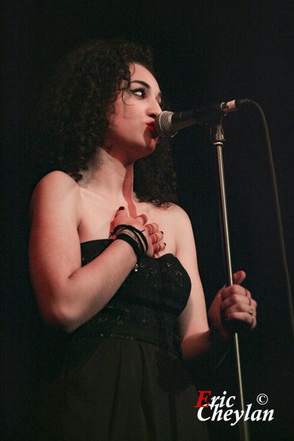 Camélia Jordana, Le Trianon (Paris), 6 avril 2011, © Eric Cheylan / https://lovinglive.fr