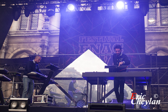 Synapson, FNAC Live, Place de l'Hôtel de Ville (Paris), 22 juillet 2016, © Eric Cheylan / https://lovinglive.fr