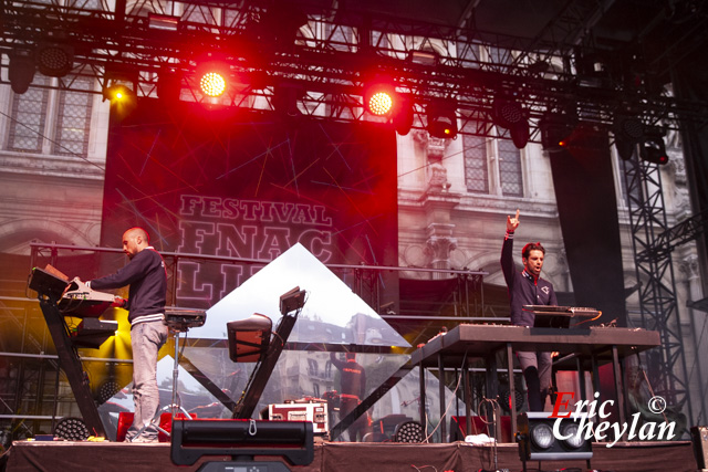 Synapson, FNAC Live, Place de l'Hôtel de Ville (Paris), 22 juillet 2016, © Eric Cheylan / https://lovinglive.fr