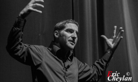 Ary Abittan, Olympia (Paris), 1 novembre 2006, © Eric Cheylan / https://lovinglive.fr