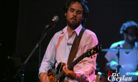 Kevin Drew, La Cigale (Paris), 8 octobre 2007, © Eric Cheylan / https://lovinglive.fr